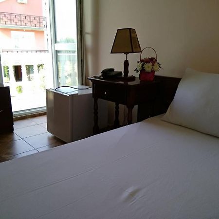 Hotel Lovcen Podgorica Buitenkant foto
