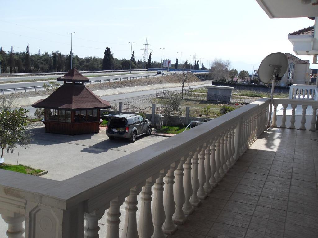 Hotel Lovcen Podgorica Buitenkant foto
