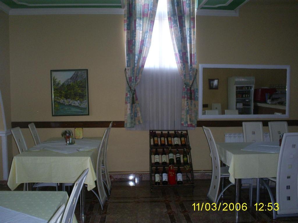 Hotel Lovcen Podgorica Buitenkant foto