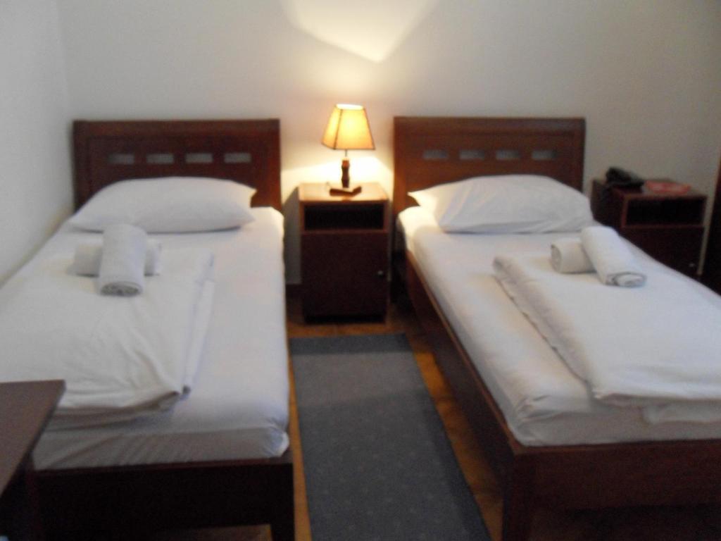 Hotel Lovcen Podgorica Buitenkant foto