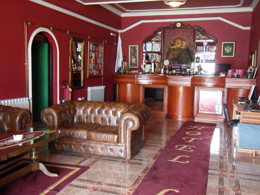 Hotel Lovcen Podgorica Buitenkant foto