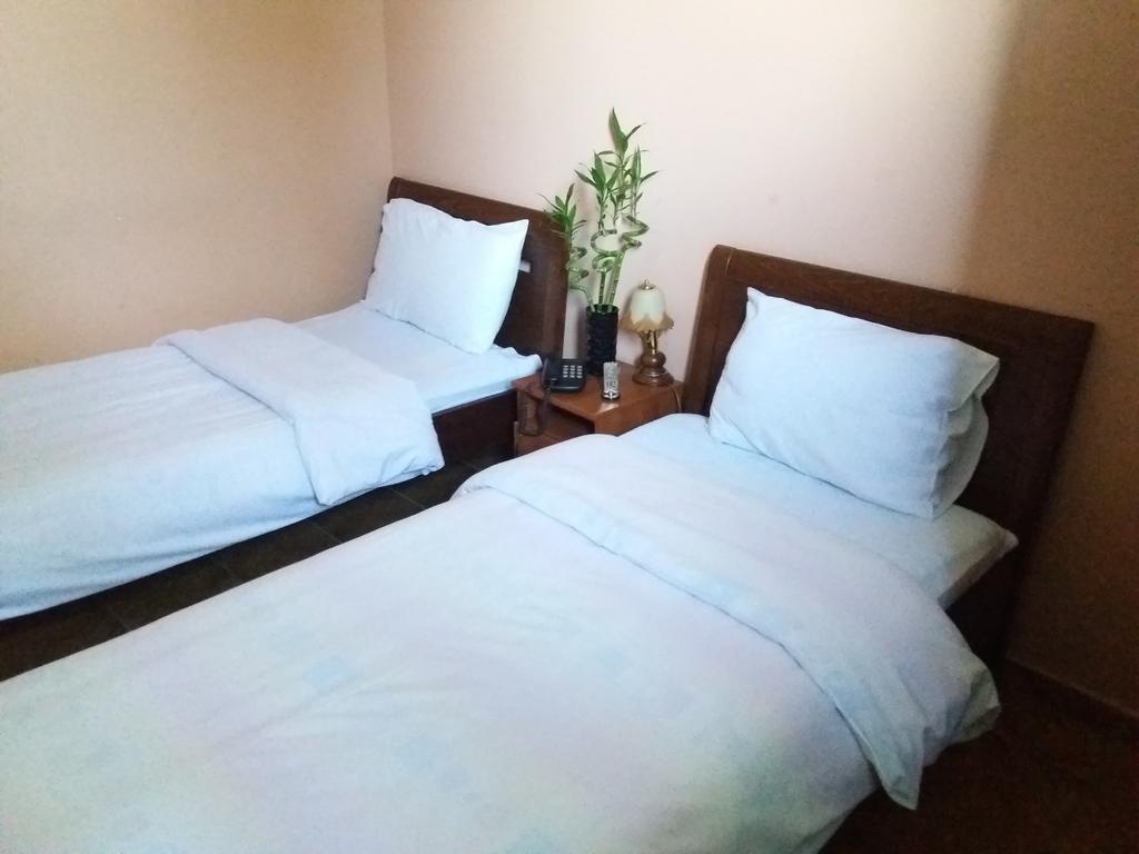 Hotel Lovcen Podgorica Buitenkant foto