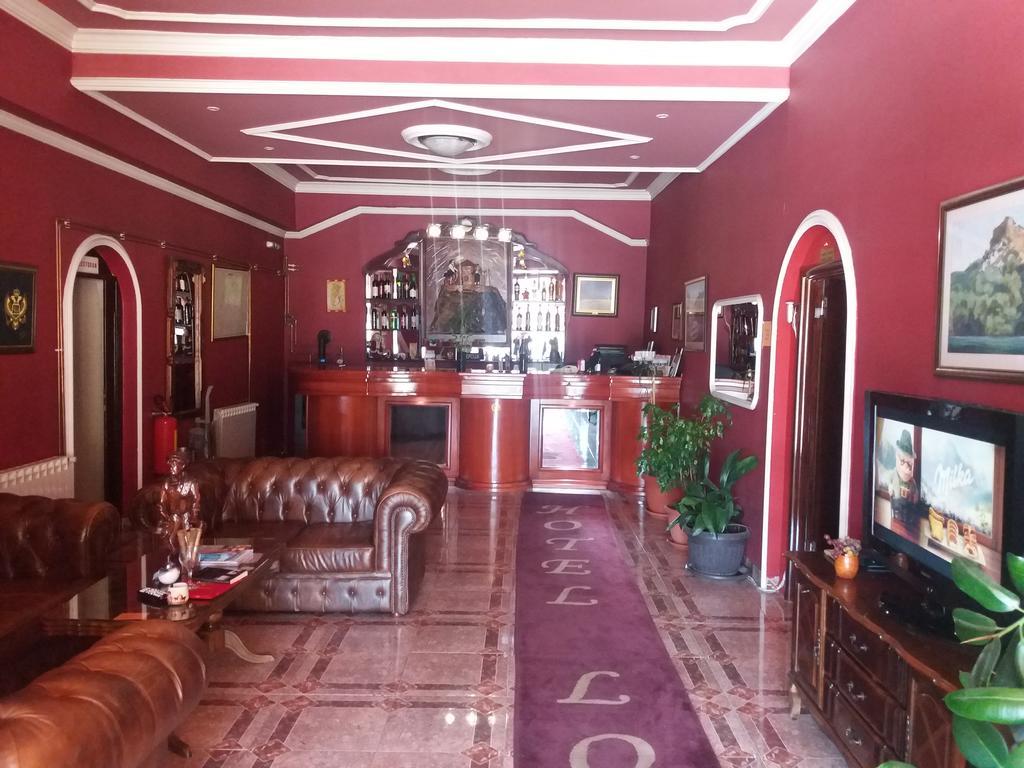 Hotel Lovcen Podgorica Buitenkant foto