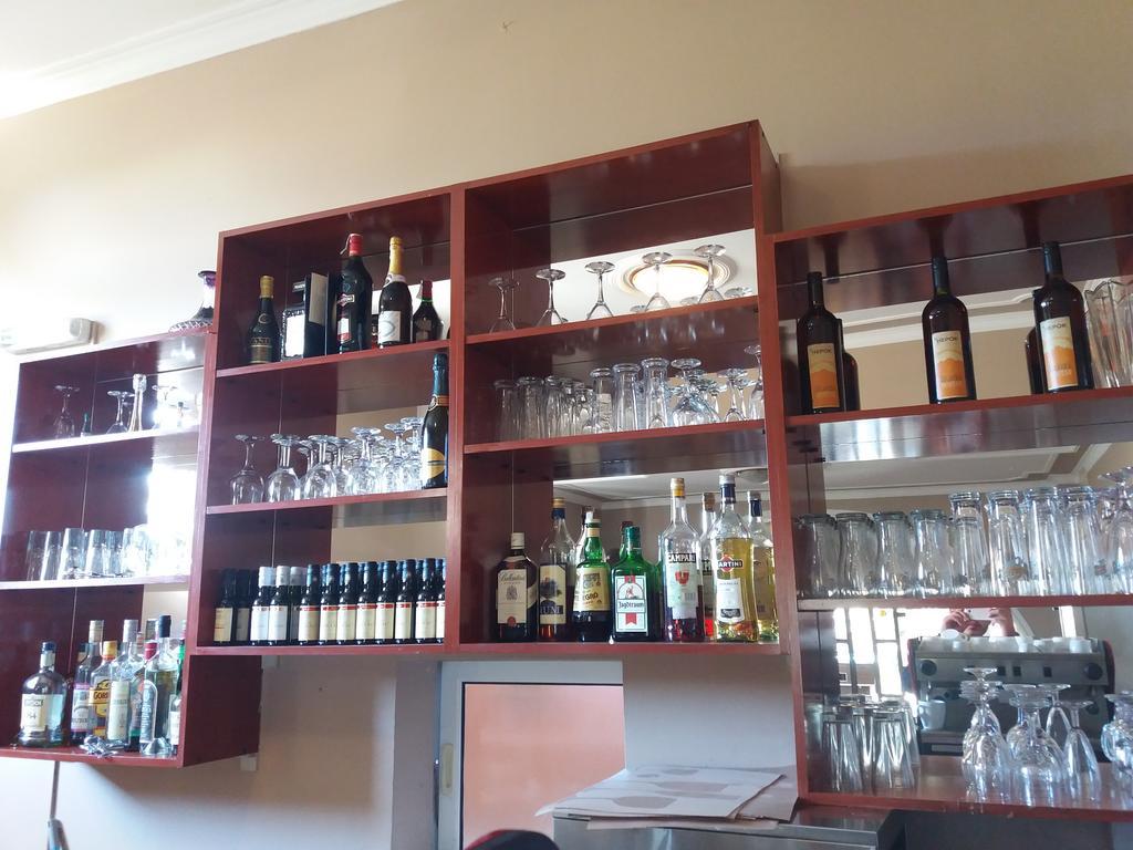 Hotel Lovcen Podgorica Buitenkant foto