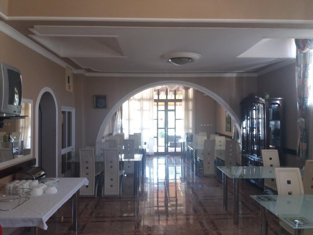 Hotel Lovcen Podgorica Buitenkant foto