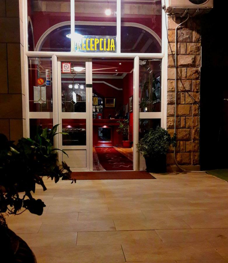 Hotel Lovcen Podgorica Buitenkant foto