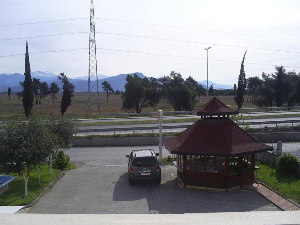 Hotel Lovcen Podgorica Buitenkant foto