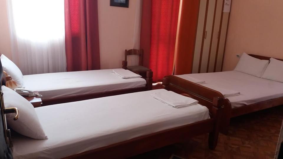 Hotel Lovcen Podgorica Buitenkant foto