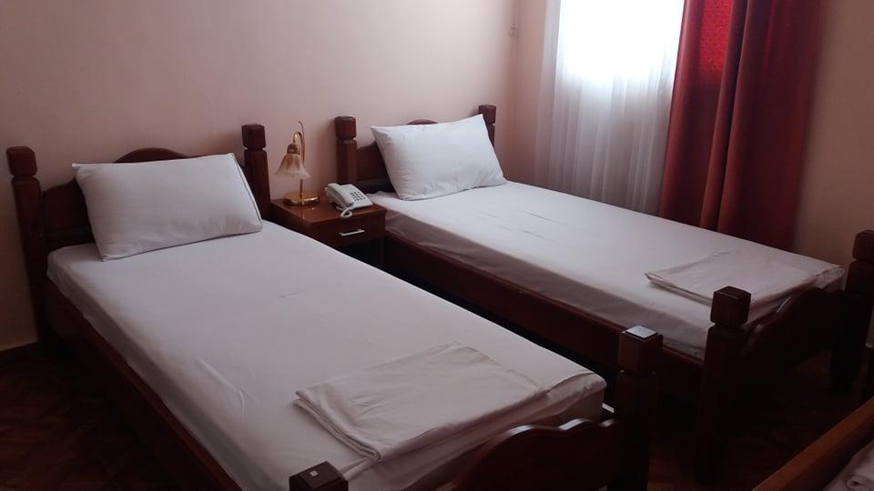Hotel Lovcen Podgorica Buitenkant foto